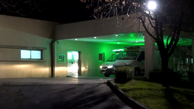Golpe� a una polic�a y termin� herido con postas de goma